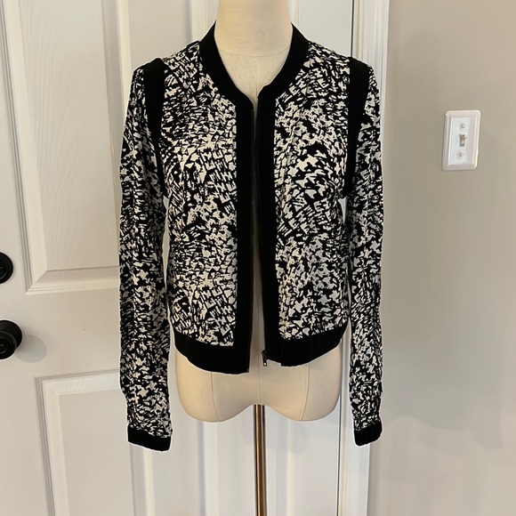 Black and white lightweight jacket - Picture 3 of 12